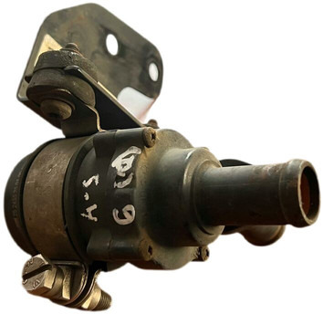 Mercedes-Benz - Kylvätskepump: bild 2 Mercedes-Benz - Kylvätskepump: bild 2