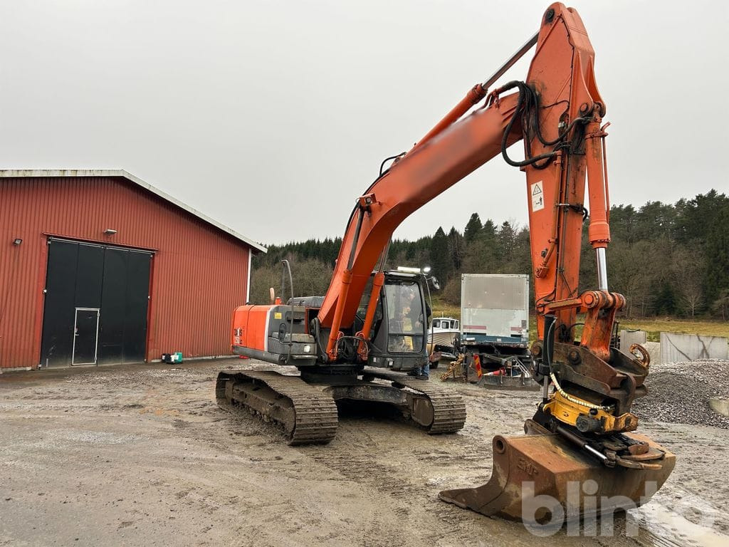 250 LC Zaxis - Bandgrävare: bild 1 250 LC Zaxis - Bandgrävare: bild 1