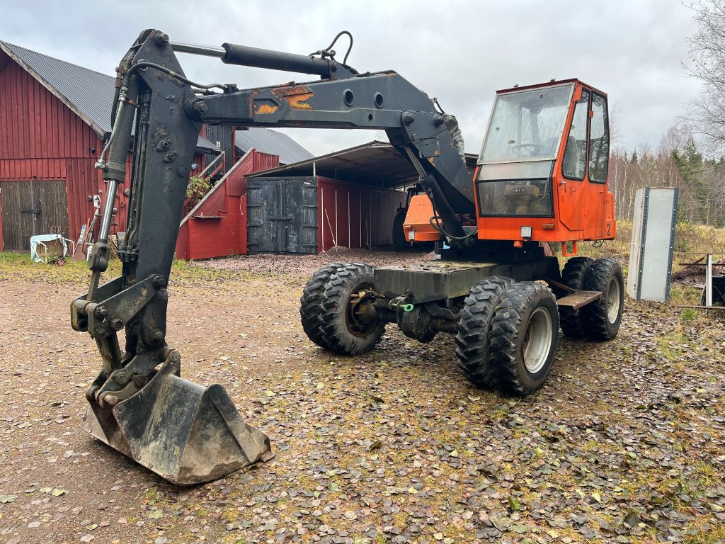 Atlas 1202 - Grävmaskin på däck: bild 1 Atlas 1202 - Grävmaskin på däck: bild 1