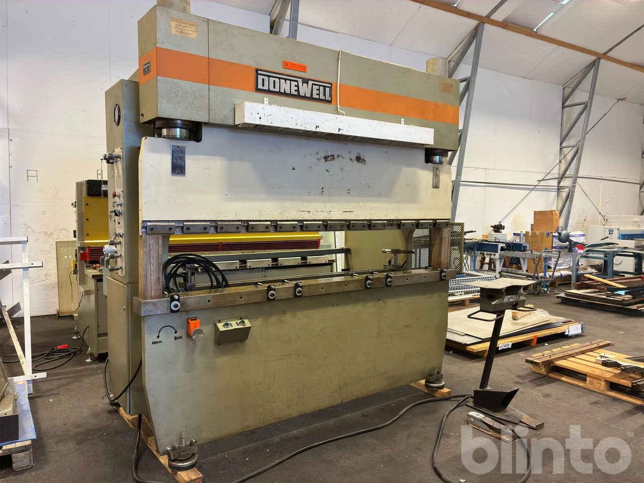 Donewelll - Metallbearbetningsmaskin: bild 2 Donewelll - Metallbearbetningsmaskin: bild 2