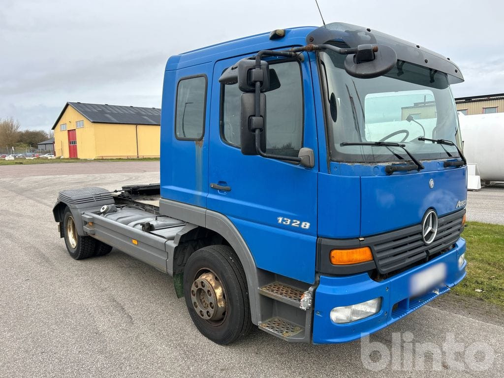 MERCEDES-BENZ 1328 LS 4X - Dragbil: bild 3 MERCEDES-BENZ 1328 LS 4X - Dragbil: bild 3