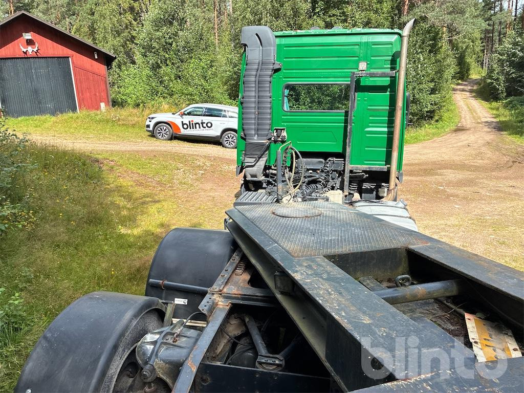 VOLVO FM12 6*2 - Dragbil, Låg lastare semitrailer: bild 4 VOLVO FM12 6*2 - Dragbil, Låg lastare semitrailer: bild 4