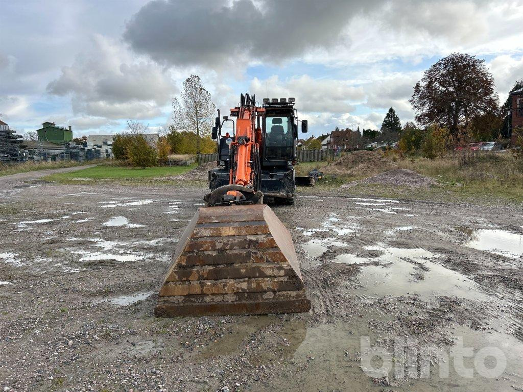Hitachi ZX160W - Tiltrotator - 2 redskap - 1 Ägare - Grävmaskin på däck: bild 3 Hitachi ZX160W - Tiltrotator - 2 redskap - 1 Ägare - Grävmaskin på däck: bild 3