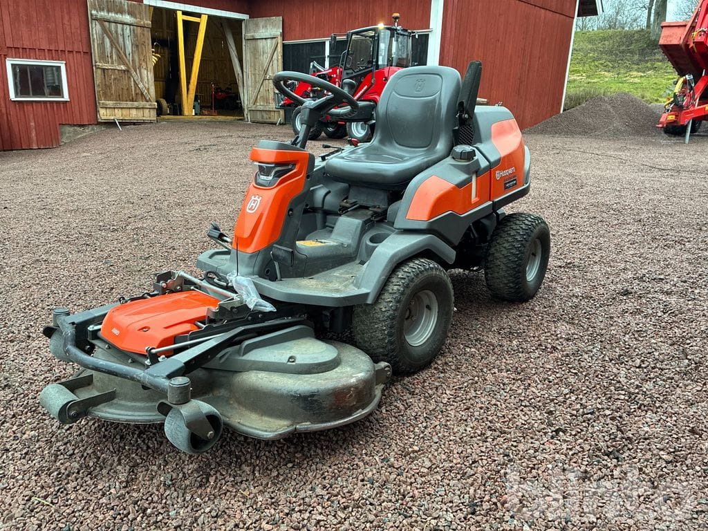 Husqvarna R 420TsX AWD - Gräsklippare: bild 1 Husqvarna R 420TsX AWD - Gräsklippare: bild 1