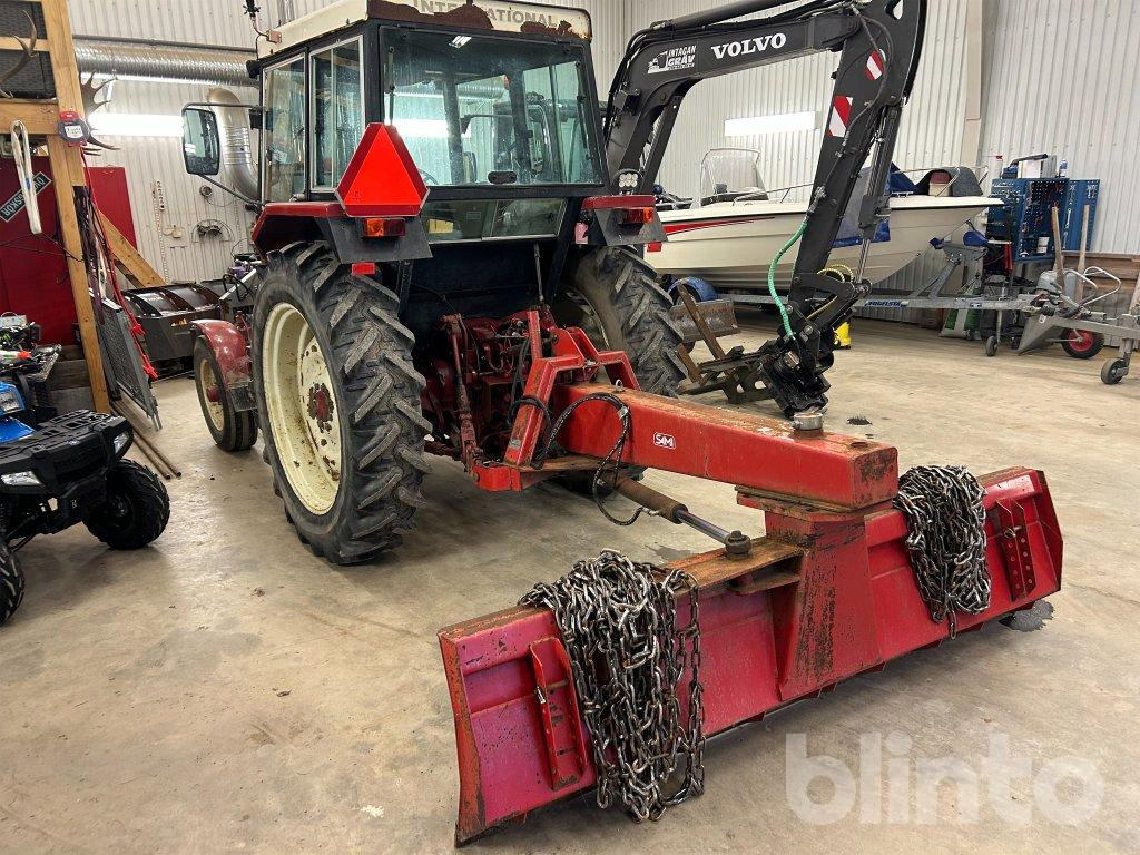 INTERNATIONAL 584 - Traktor: bild 5 INTERNATIONAL 584 - Traktor: bild 5