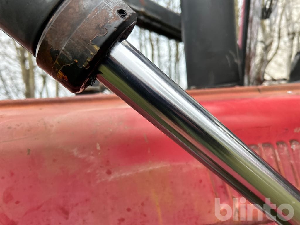 Traktor INTERNATIONAL 685 XL: bild 17