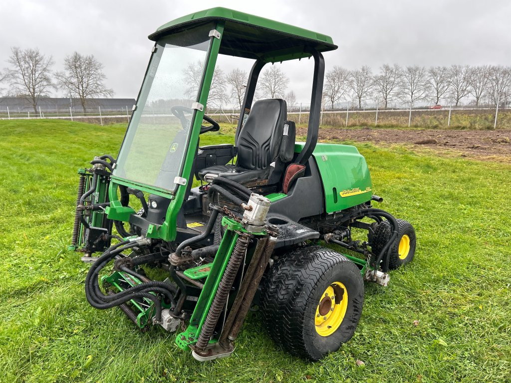 John Deere 3235C - Gräsklippare: bild 1 John Deere 3235C - Gräsklippare: bild 1