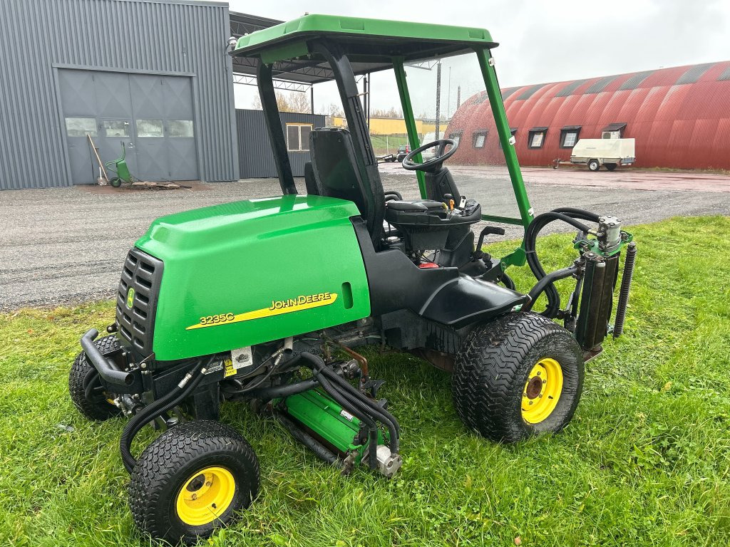 John Deere 3235C - Gräsklippare: bild 5 John Deere 3235C - Gräsklippare: bild 5