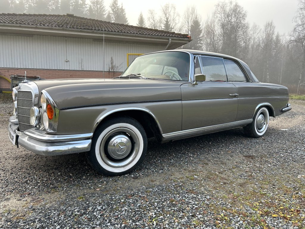 Mercedes Benz 220 SE B C - Personbil: bild 1 Mercedes Benz 220 SE B C - Personbil: bild 1