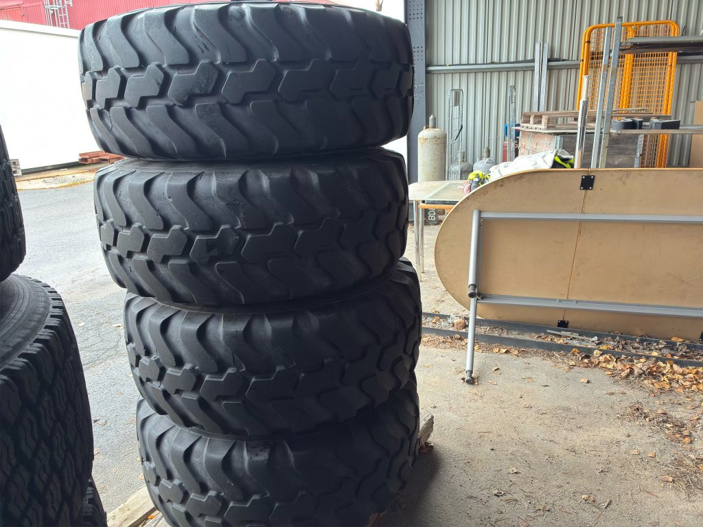 Mitas 405/70 R 20 - Komplett hjul för Byggmaskiner: bild 5 Mitas 405/70 R 20 - Komplett hjul för Byggmaskiner: bild 5