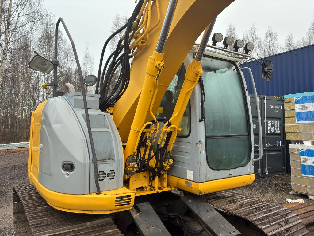Bandgrävare New Holland Kobelco E135BSR-2: bild 17