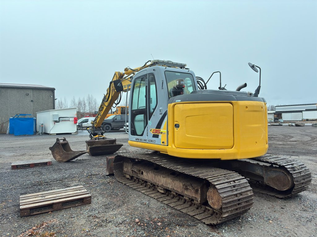 Bandgrävare New Holland Kobelco E135BSR-2: bild 7