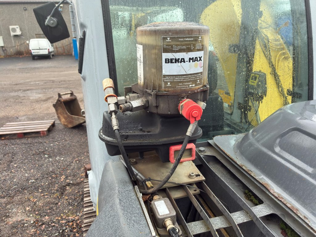 Bandgrävare New Holland Kobelco E135BSR-2: bild 46