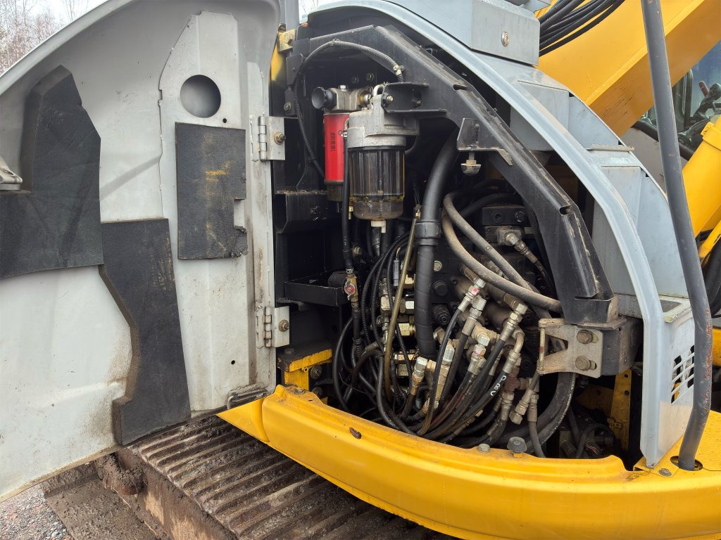 Bandgrävare New Holland Kobelco E135BSR-2: bild 27