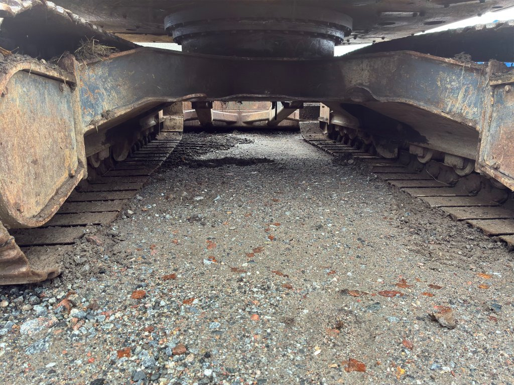 Bandgrävare New Holland Kobelco E135BSR-2: bild 37