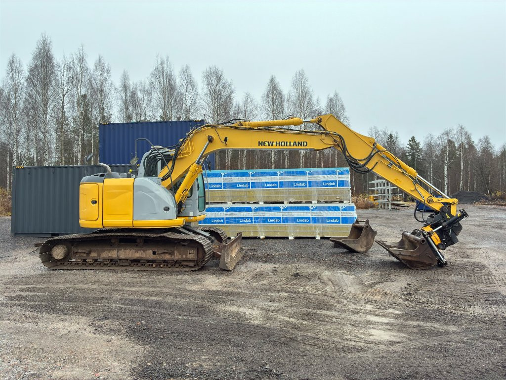 New Holland Kobelco E135BSR-2 - Bandgrävare: bild 4 New Holland Kobelco E135BSR-2 - Bandgrävare: bild 4