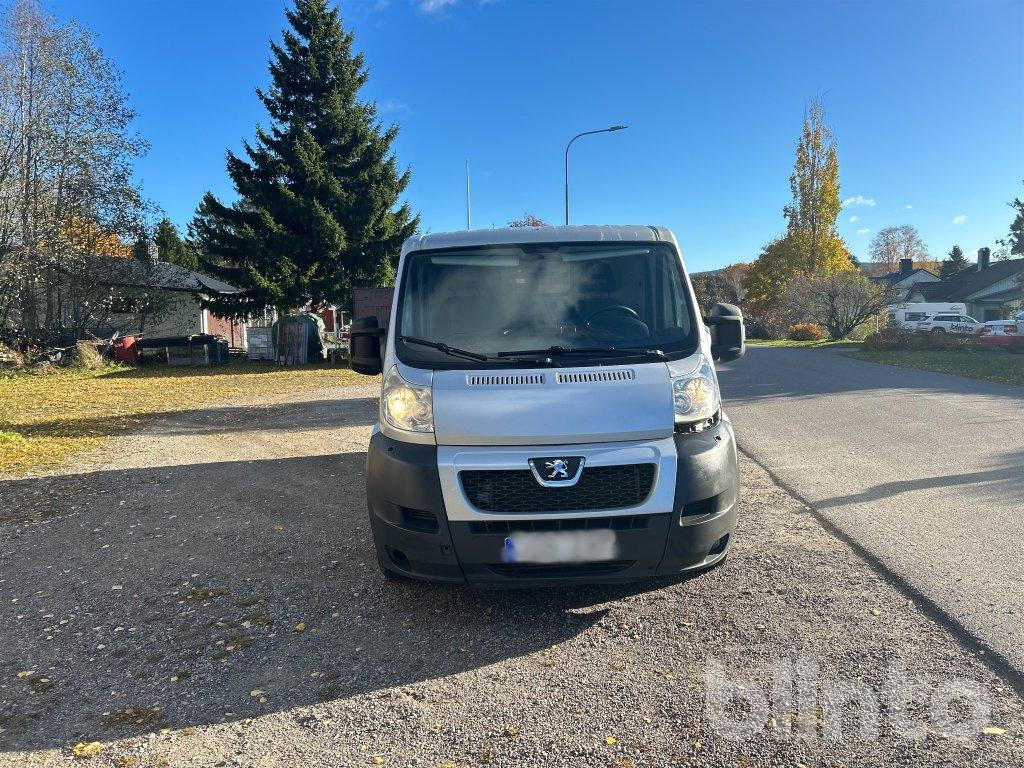 PEUGEOT Y - Skåpbil: bild 2 PEUGEOT Y - Skåpbil: bild 2