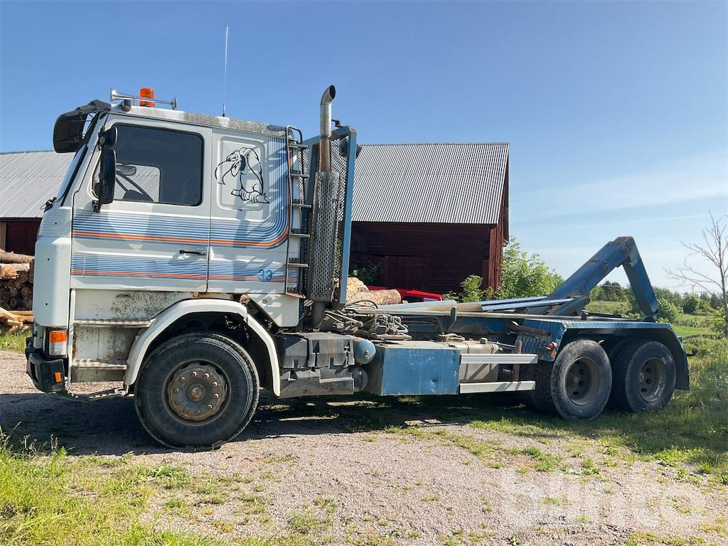 SCANIA R 142 H 6X2 46 - Lastväxlare lastbil: bild 1 SCANIA R 142 H 6X2 46 - Lastväxlare lastbil: bild 1