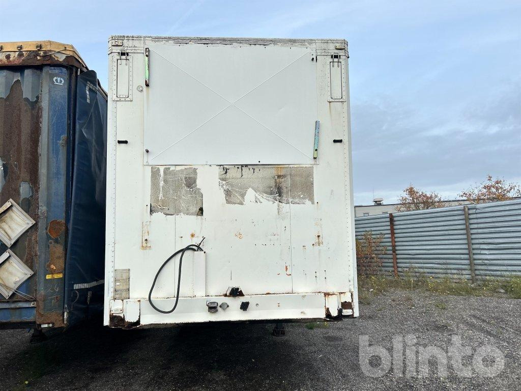 SCHMITZ SKO 24 - Skåp semitrailer: bild 2 SCHMITZ SKO 24 - Skåp semitrailer: bild 2