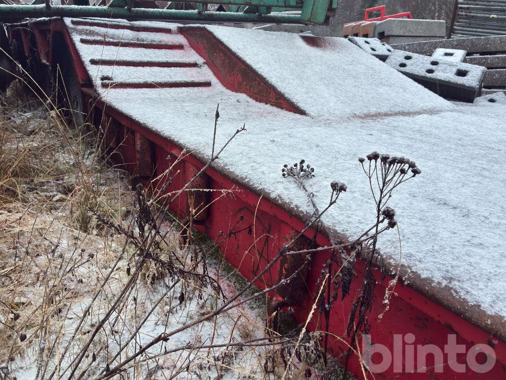 TRAILERSPEC. AB T-70-3-K - Låg lastare semitrailer: bild 2 TRAILERSPEC. AB T-70-3-K - Låg lastare semitrailer: bild 2