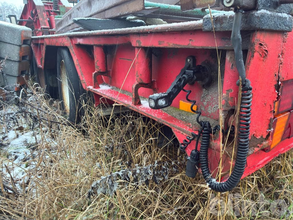 TRAILERSPEC. AB T-70-3-K - Låg lastare semitrailer: bild 4 TRAILERSPEC. AB T-70-3-K - Låg lastare semitrailer: bild 4