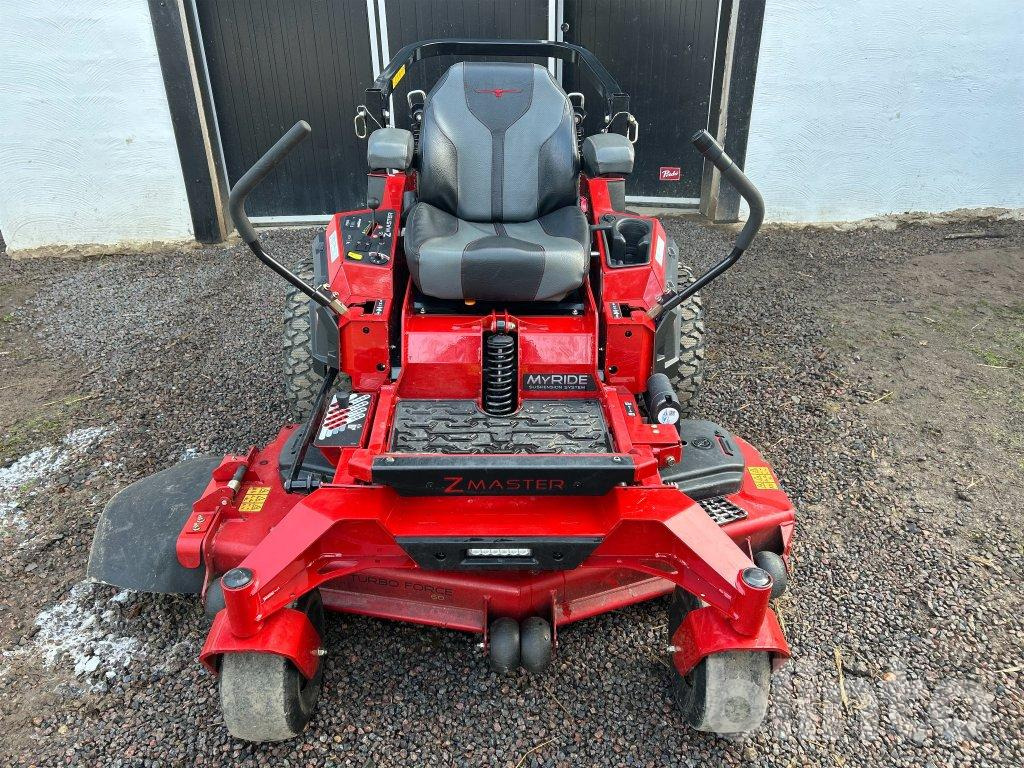 Toro PRO 4000 Z-Master - 125 h - Gräsklippare: bild 2 Toro PRO 4000 Z-Master - 125 h - Gräsklippare: bild 2