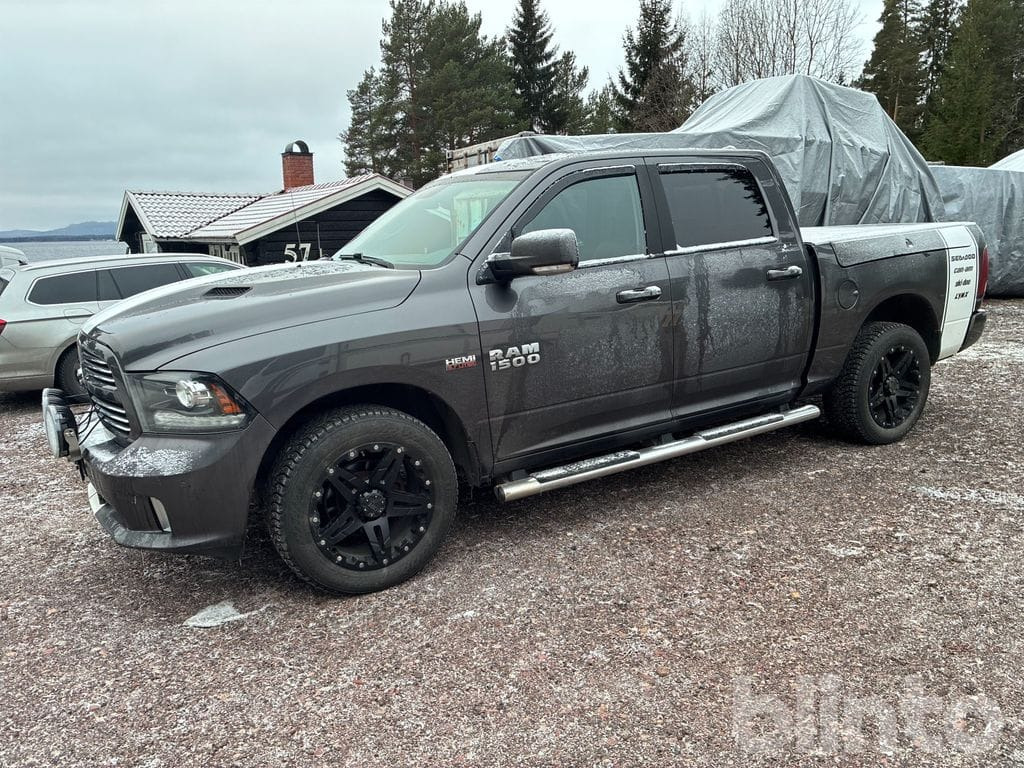 DODGE RAM 1500 - Transportbil: bild 1 DODGE RAM 1500 - Transportbil: bild 1