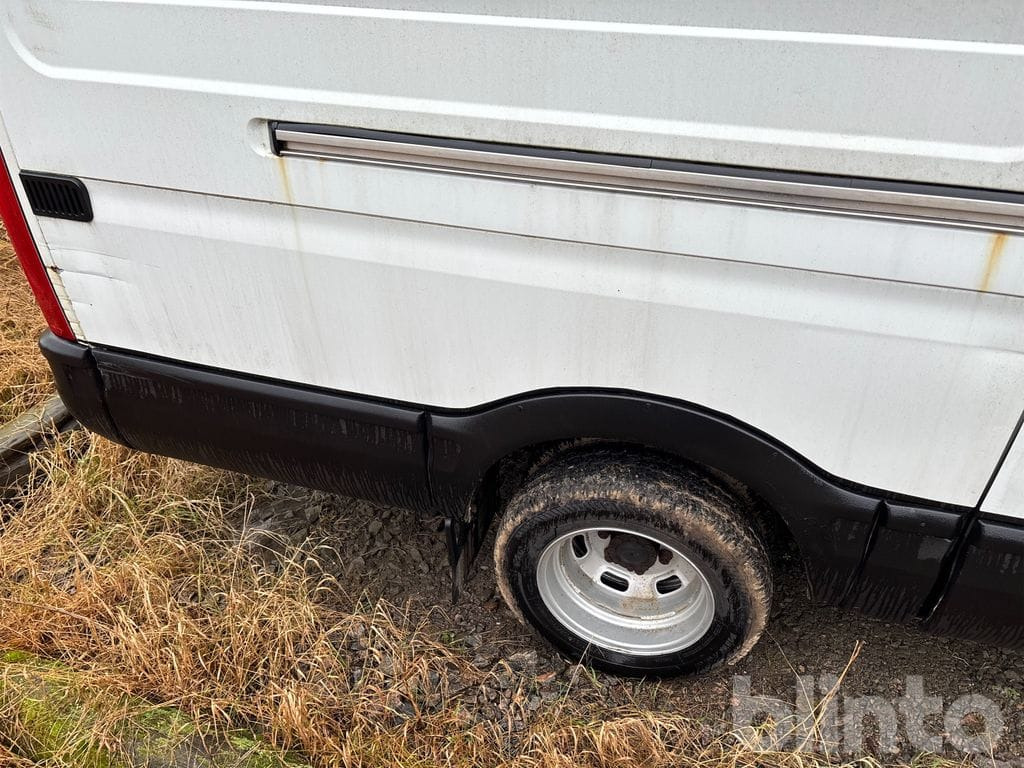 Transportbil IVECO DAILY 35C15: bild 26