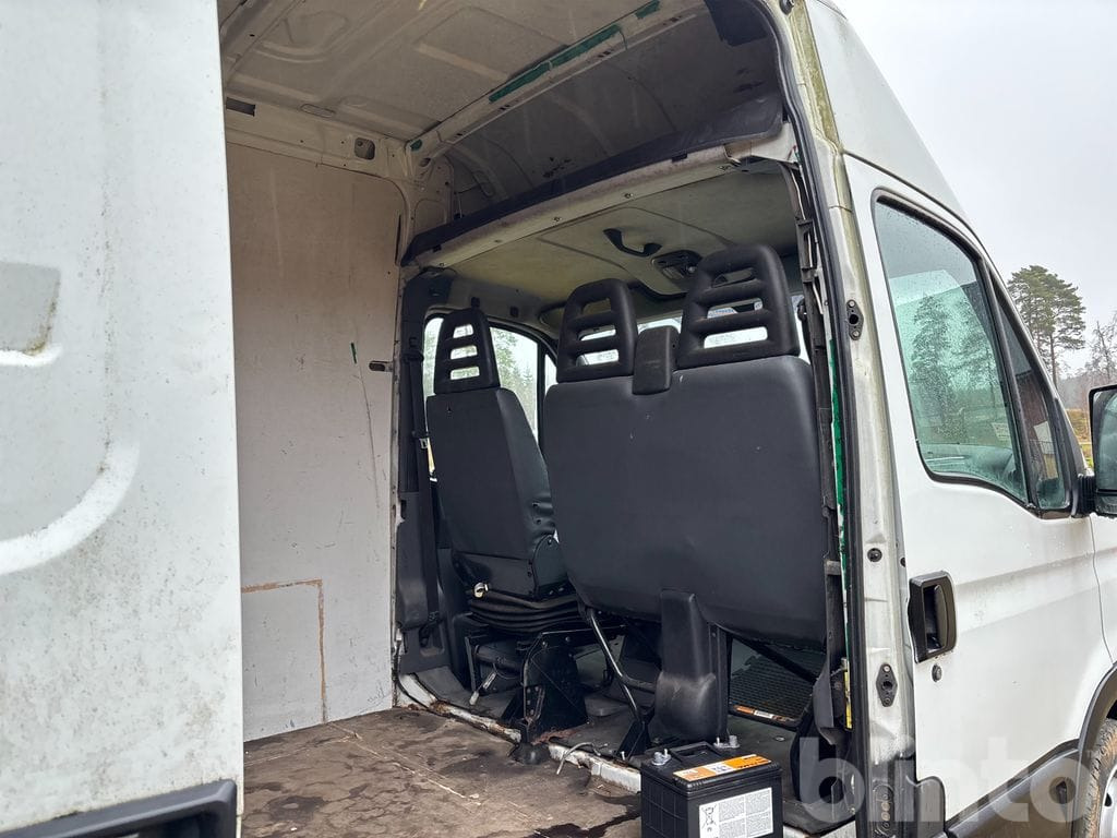 Transportbil IVECO DAILY 35C15: bild 24