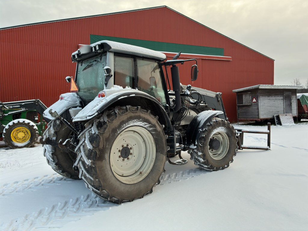 VALTRA T202 med lastare - Traktor: bild 5 VALTRA T202 med lastare - Traktor: bild 5