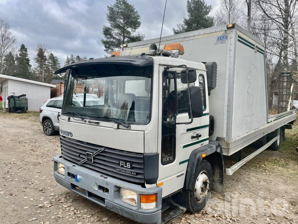 VOLVO FL612 4X2 med ramper - Flakbil: bild 2 VOLVO FL612 4X2 med ramper - Flakbil: bild 2