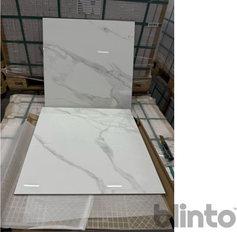 Vit marmor - 200 m2 - 600x600 mm - Entreprenadutrustning: bild 2 Vit marmor - 200 m2 - 600x600 mm - Entreprenadutrustning: bild 2