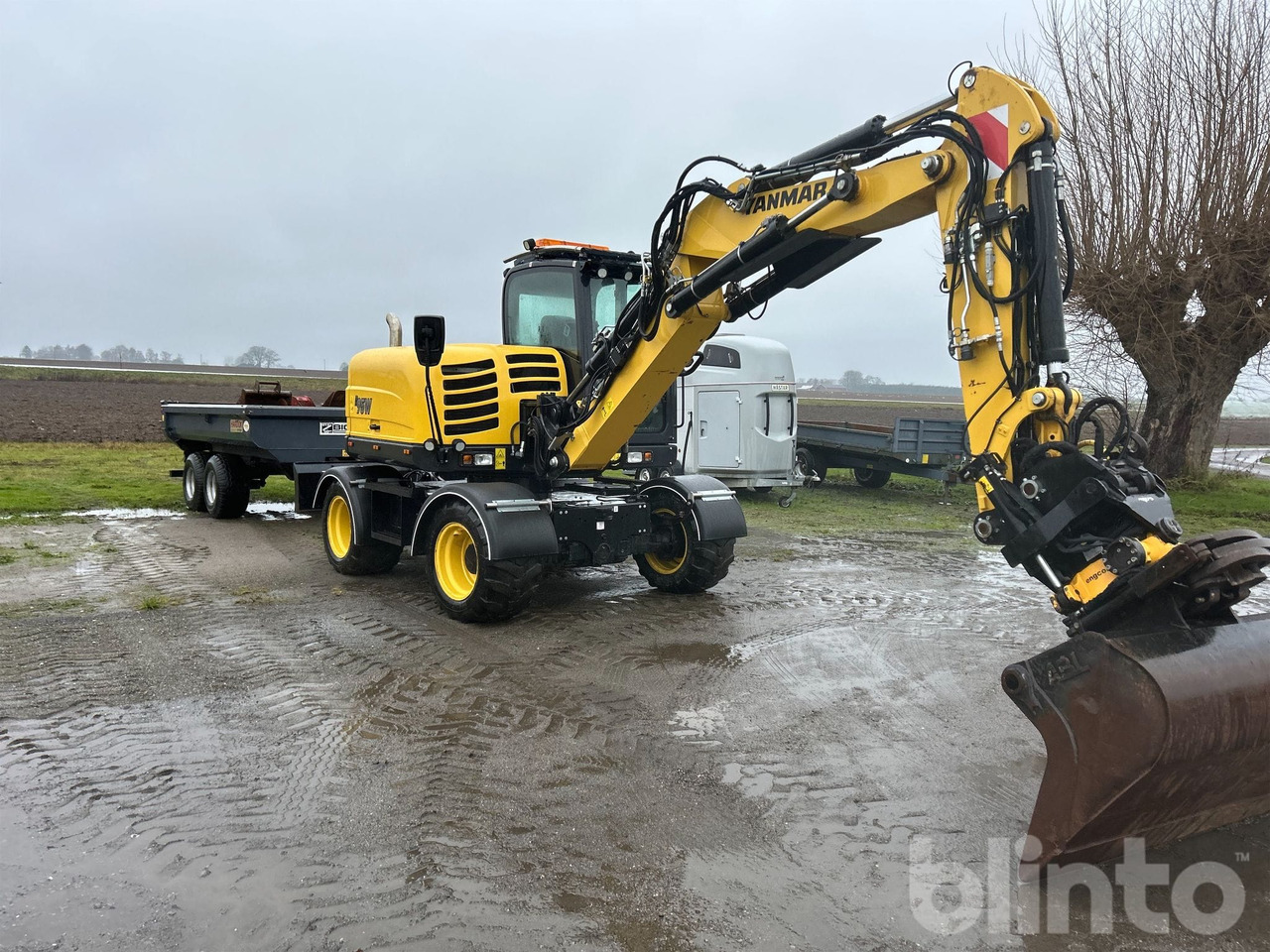 Yanmar B95W - Tippvagn - Tiltrotator - 6 Redskap - Grävmaskin på däck: bild 4 Yanmar B95W - Tippvagn - Tiltrotator - 6 Redskap - Grävmaskin på däck: bild 4