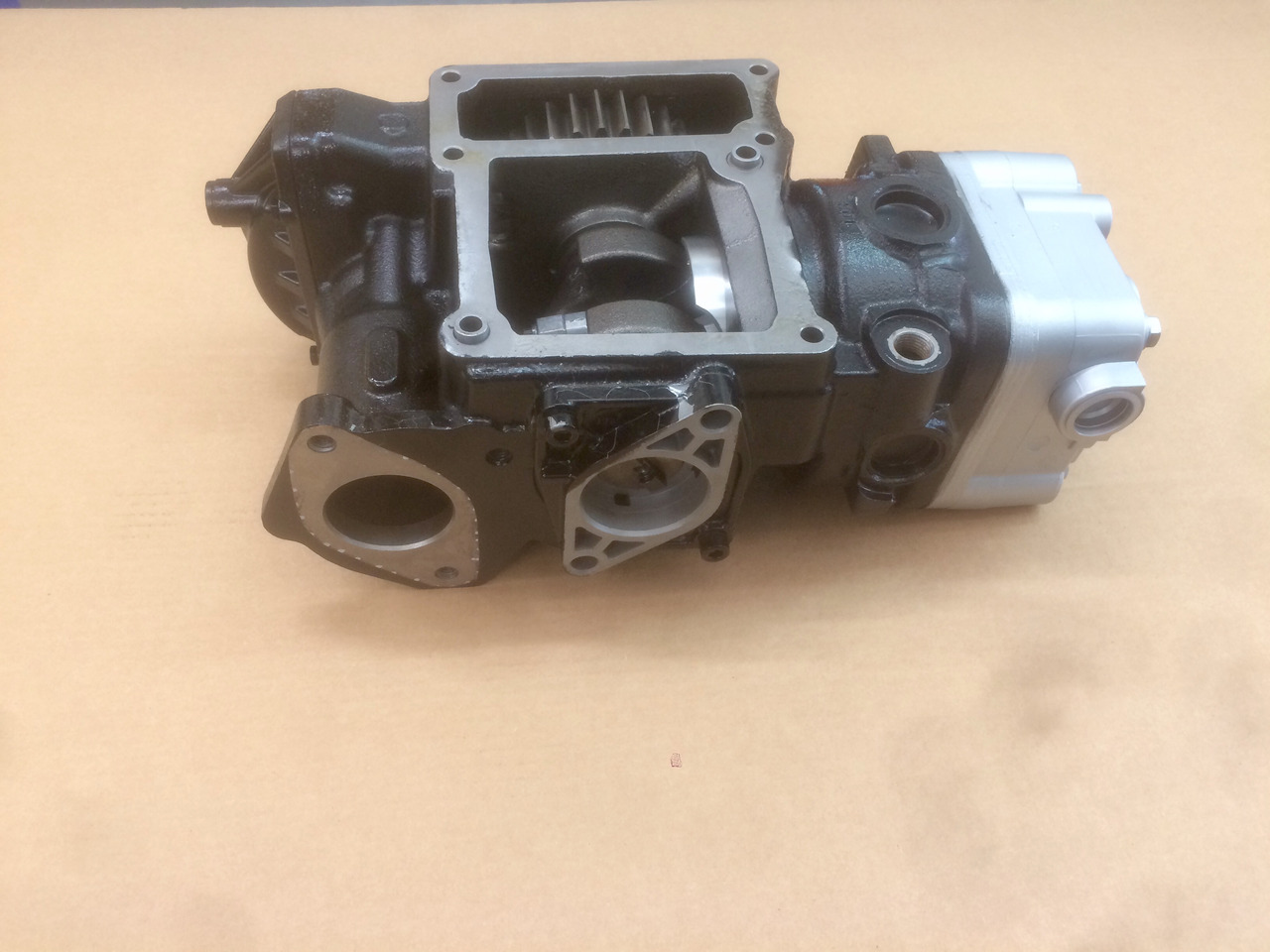 COMPRESSORE ARIA MONOCILINDRICO CON PRESA DI FORZA MAN / KNORR - Luftkompressor: bild 4 COMPRESSORE ARIA MONOCILINDRICO CON PRESA DI FORZA MAN / KNORR - Luftkompressor: bild 4