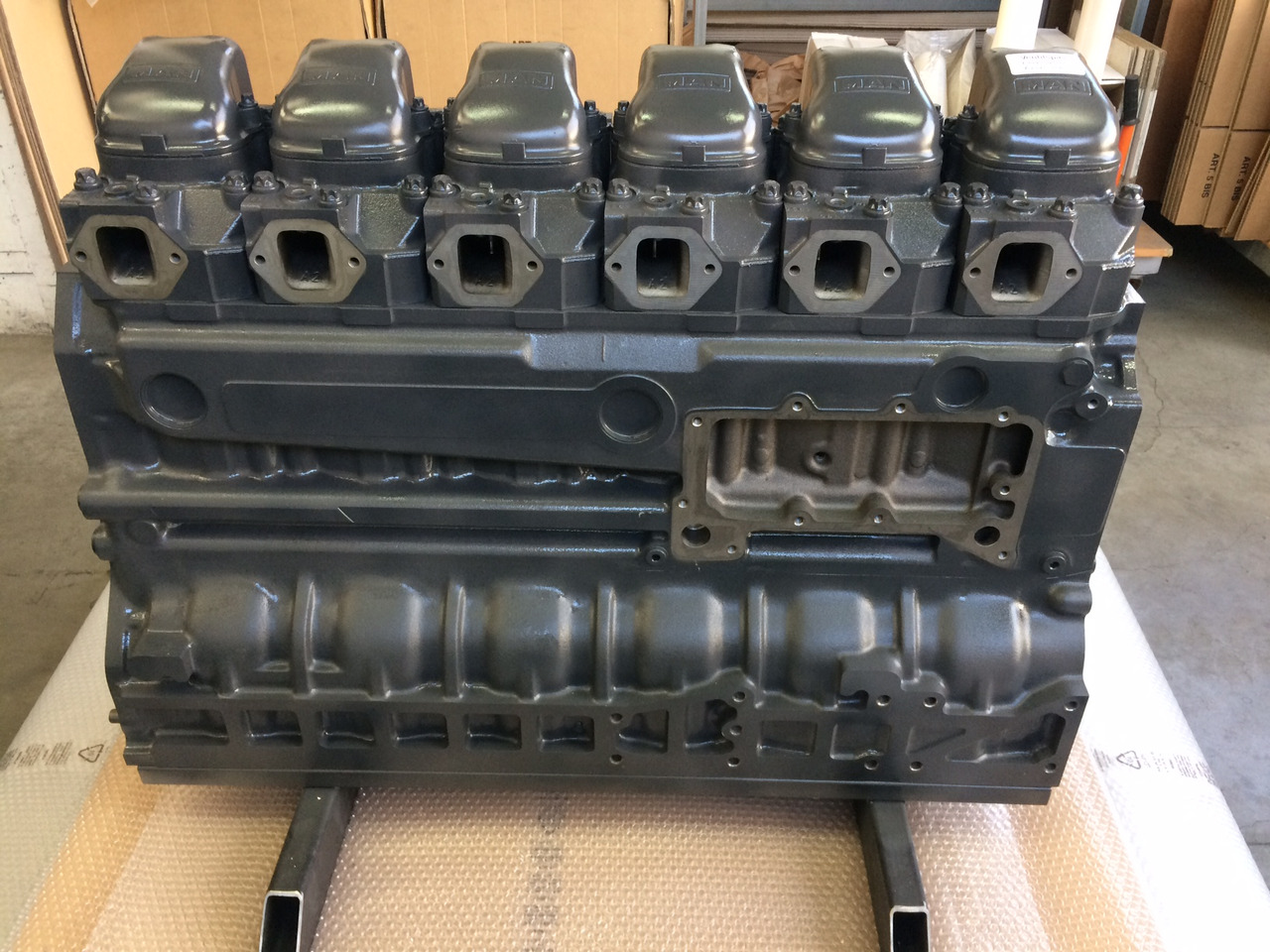 MOTORE MAN D2866LUH21 / D2866 LUH21- 350CV - EURO 2 - Motor: bild 2 MOTORE MAN D2866LUH21 / D2866 LUH21- 350CV - EURO 2 - Motor: bild 2