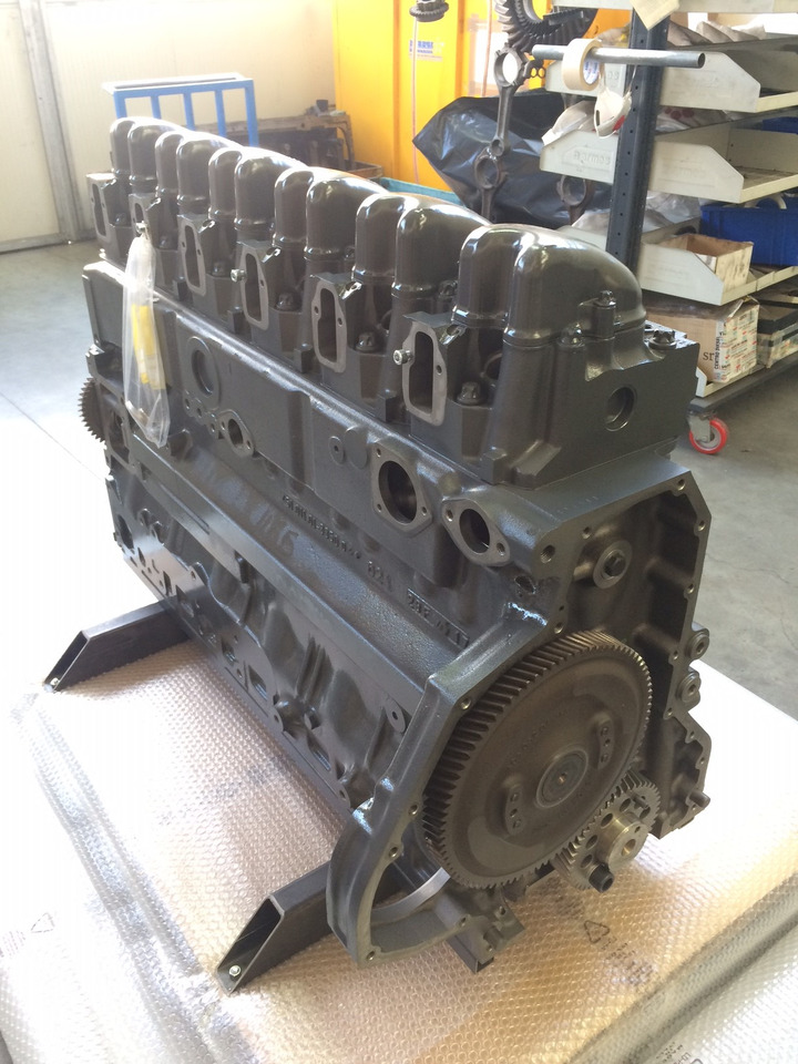 MOTORE MAN D2866LUH21 / D2866 LUH21- 350CV - EURO 2 - Motor: bild 4 MOTORE MAN D2866LUH21 / D2866 LUH21- 350CV - EURO 2 - Motor: bild 4