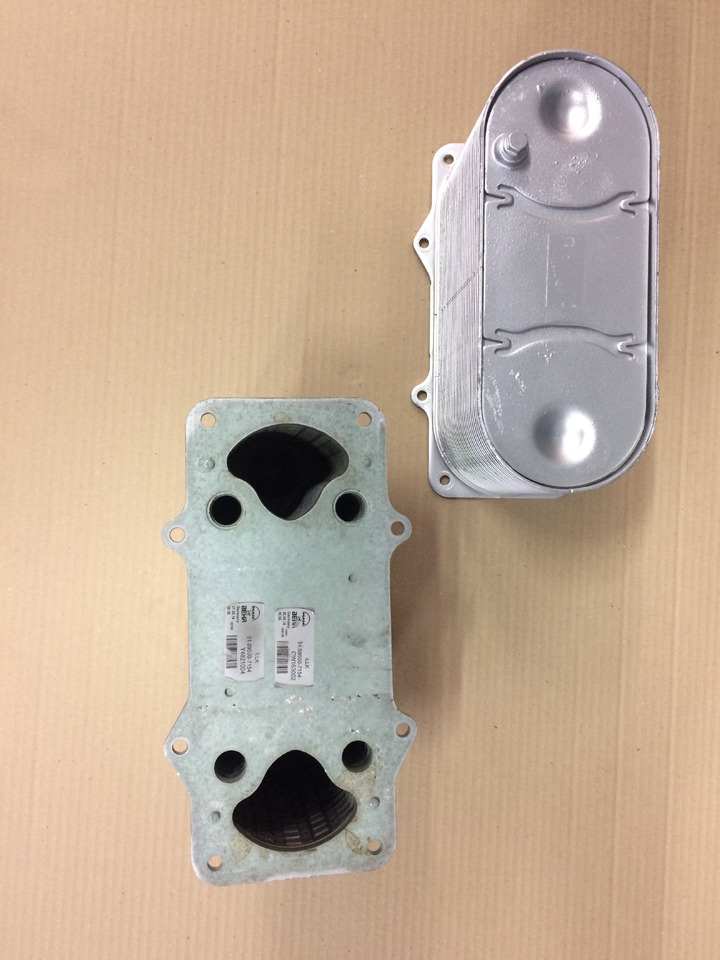 RADIATORE ARIA COMBURENTE - MOTORI MAN D2066 - D2676 - EURO 6 - Kylsystem för Lastbil: bild 2 RADIATORE ARIA COMBURENTE - MOTORI MAN D2066 - D2676 - EURO 6 - Kylsystem för Lastbil: bild 2