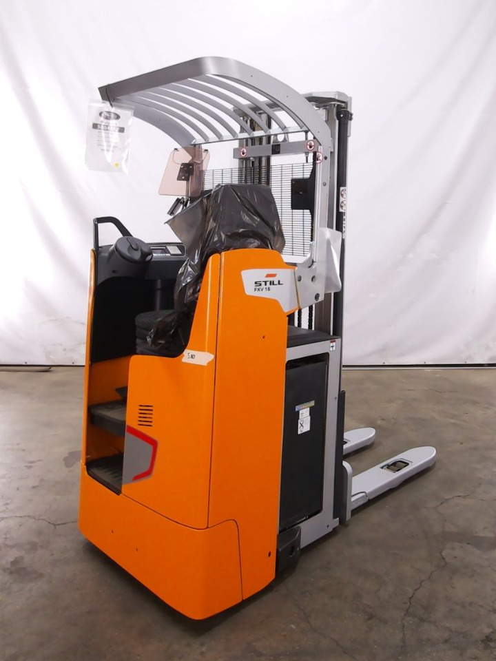 Still FXV16 - Staplare: bild 2 Still FXV16 - Staplare: bild 2