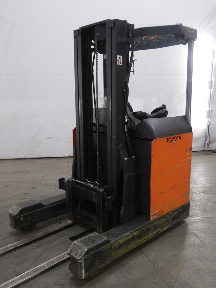 Toyota 7FBRE16-1 - Skjutstativtruck: bild 1 Toyota 7FBRE16-1 - Skjutstativtruck: bild 1