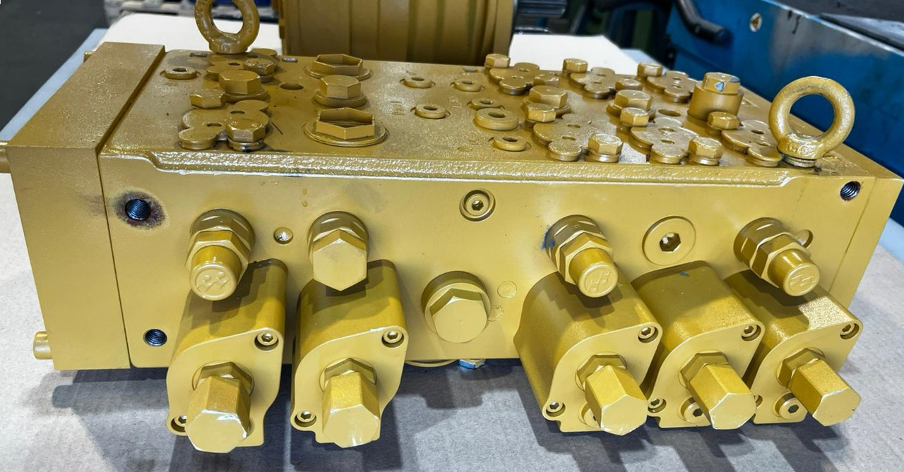 CATERPILLAR 194-7848 Valve GP-Main Control – Genuine Caterpillar Hydraulic Control Valve - Ventil för Grävmaskin på däck: bild 1 CATERPILLAR 194-7848 Valve GP-Main Control – Genuine Caterpillar Hydraulic Control Valve - Ventil för Grävmaskin på däck: bild 1