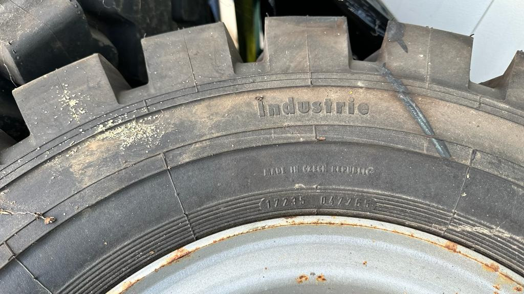 CONTINENTAL CSE ROBUST 355/65 15 - Däck och fälgar för Lastbil: bild 4 CONTINENTAL CSE ROBUST 355/65 15 - Däck och fälgar för Lastbil: bild 4