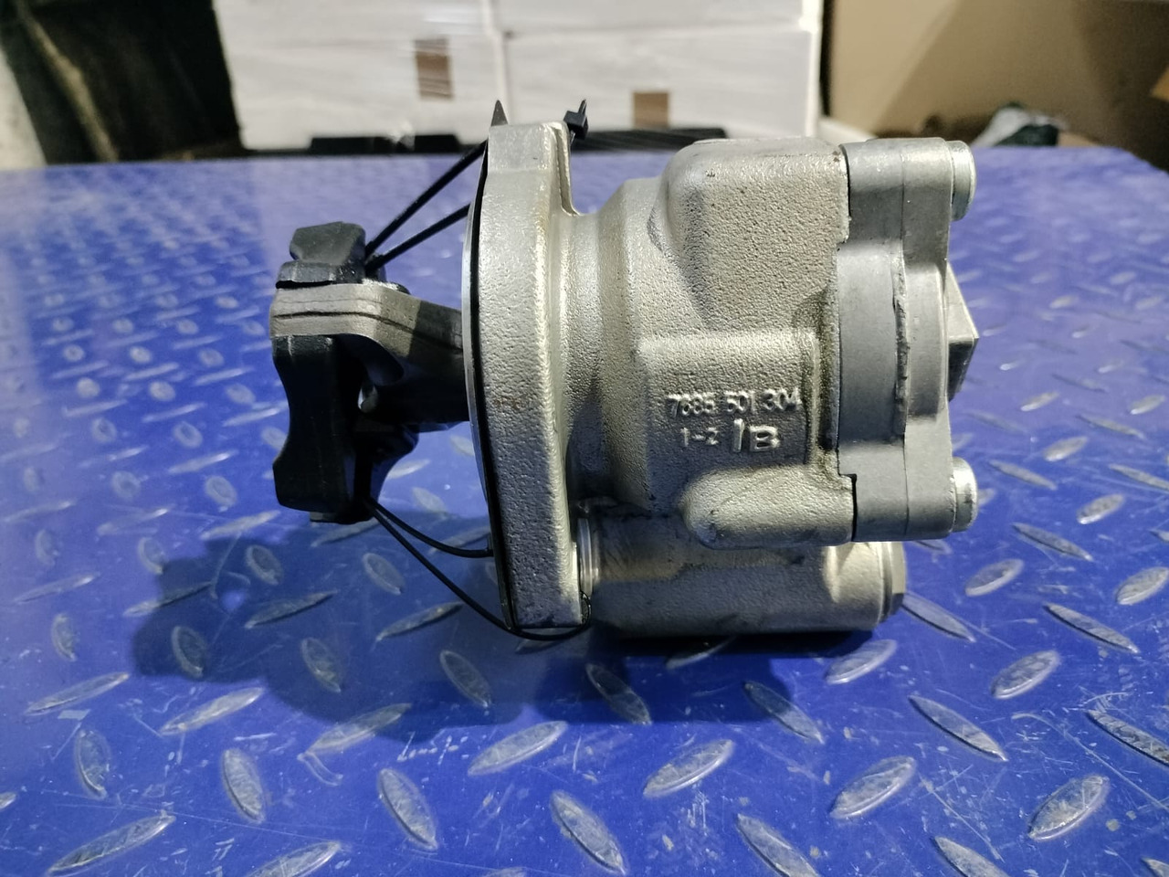 MERCEDES-BENZ  - Styrpump för Lastbil: bild 1 MERCEDES-BENZ  - Styrpump för Lastbil: bild 1