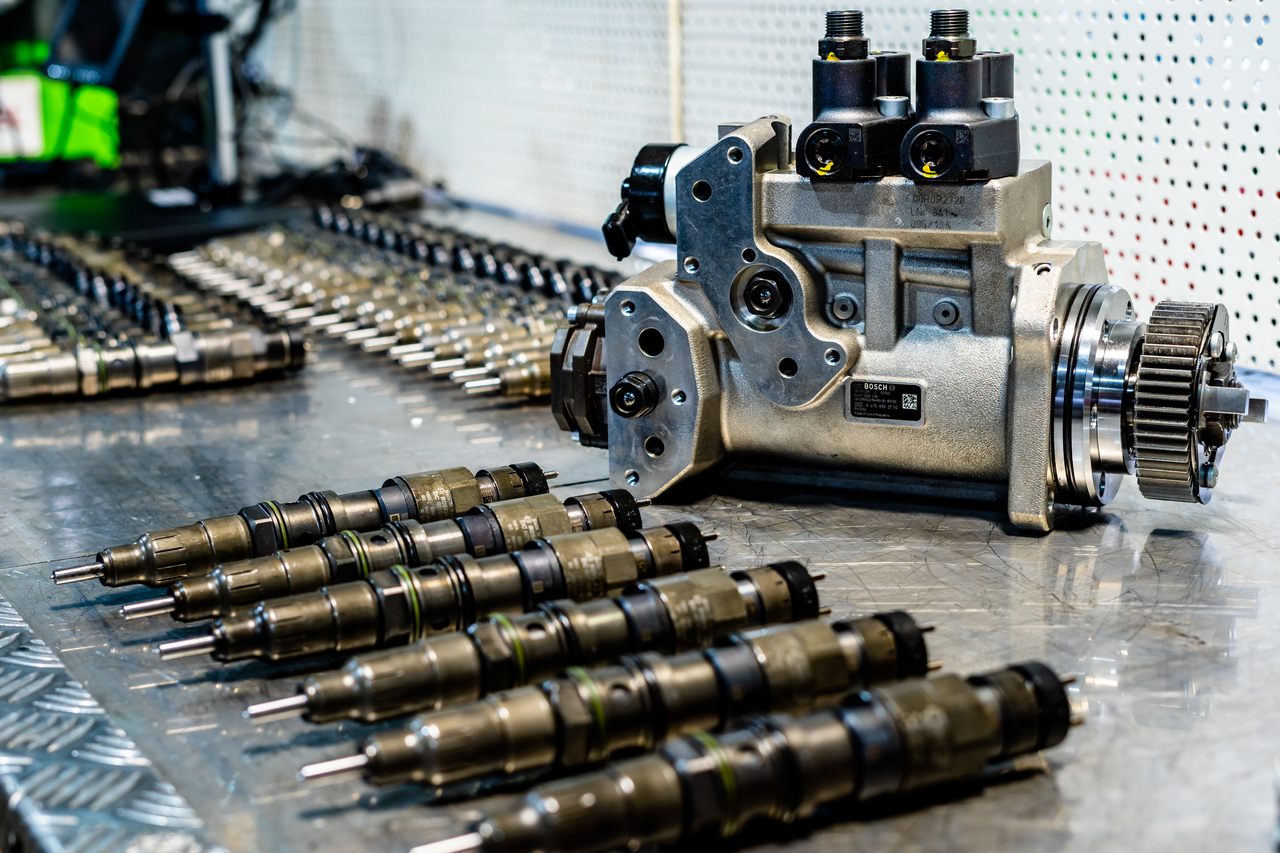 Mercedes Actros MP4 Injection Pump A4700900850 - Bränslepump för Lastbil: bild 1 Mercedes Actros MP4 Injection Pump A4700900850 - Bränslepump för Lastbil: bild 1