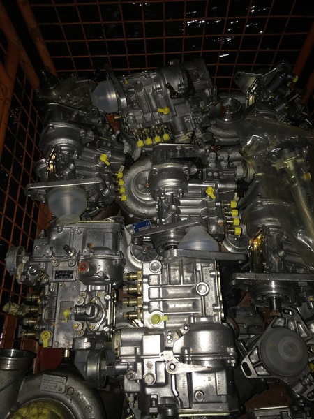 Mercedes Vito W638 Injection Pump Bosch - Bränslepump för Buss: bild 1 Mercedes Vito W638 Injection Pump Bosch - Bränslepump för Buss: bild 1