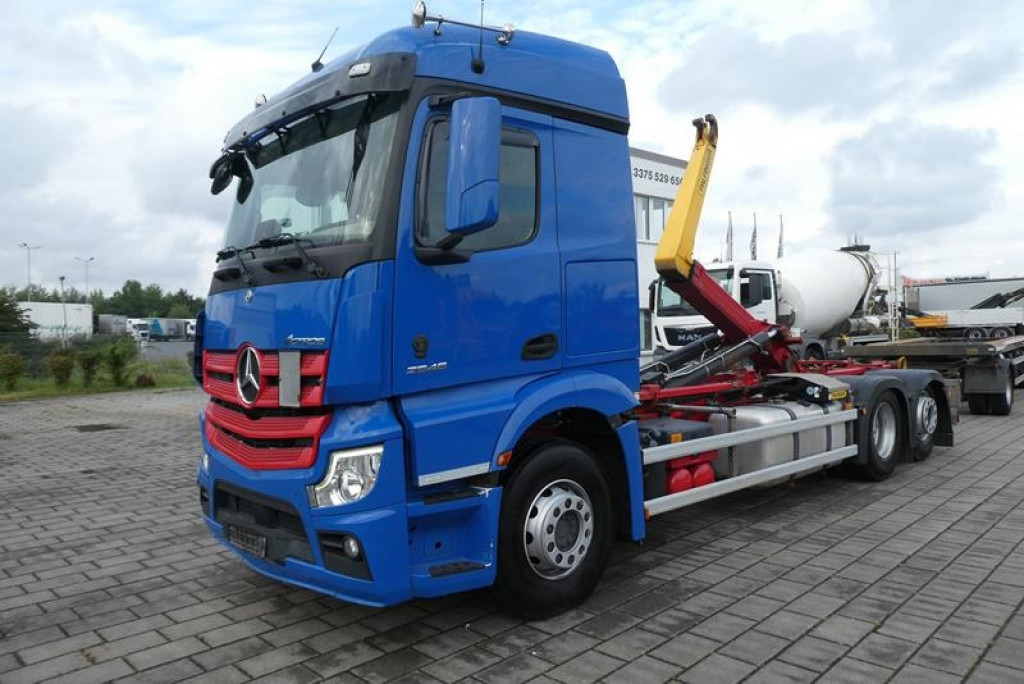MERCEDES-BENZ Actros neu 2546 L 6x2 Abrollkipper Lenk-Lift Achse - Lastväxlare lastbil: bild 1 MERCEDES-BENZ Actros neu 2546 L 6x2 Abrollkipper Lenk-Lift Achse - Lastväxlare lastbil: bild 1
