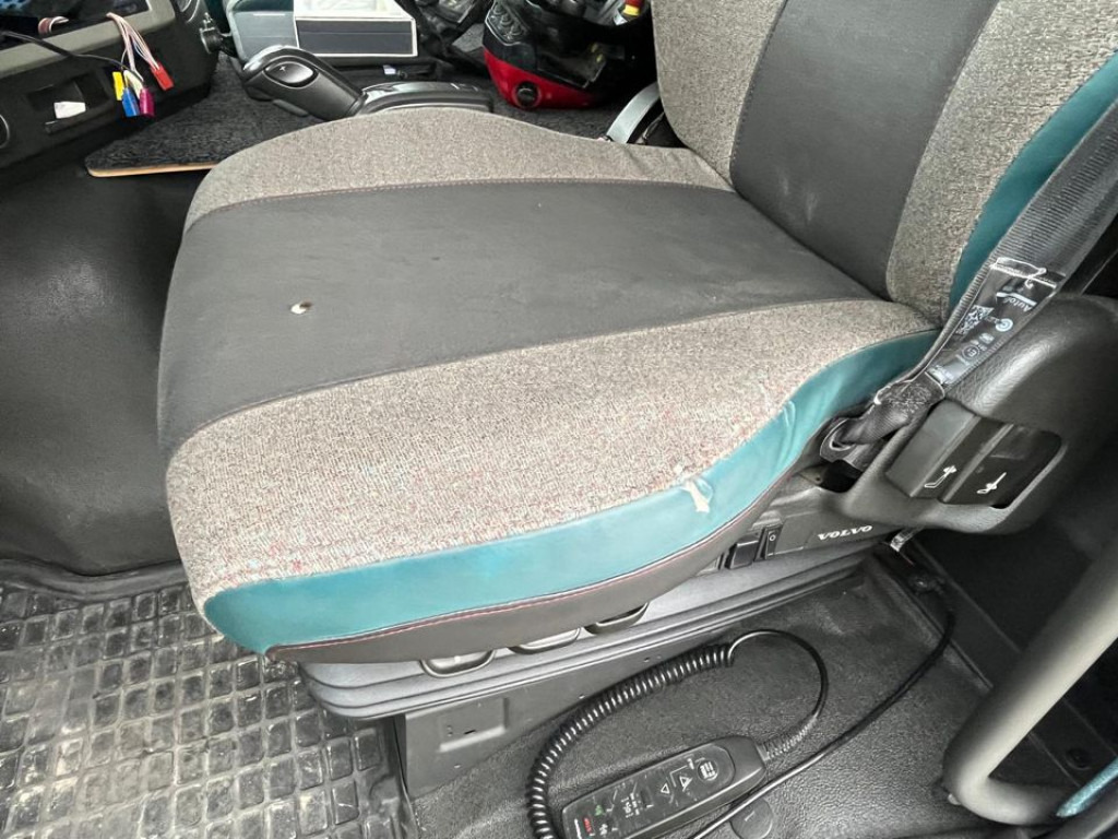 VOLVO (S) Truck FM 420 6x2 Pritsche Heckkran 27m t,Funk,Jib ,E6 - Flakbil, Kranbil: bild 4 VOLVO (S) Truck FM 420 6x2 Pritsche Heckkran 27m t,Funk,Jib ,E6 - Flakbil, Kranbil: bild 4