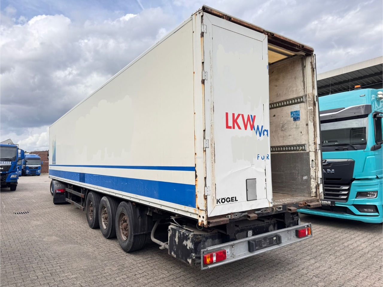 Kögel SPKH 24 Koffer 3-Achser - Skåp semitrailer: bild 2 Kögel SPKH 24 Koffer 3-Achser - Skåp semitrailer: bild 2