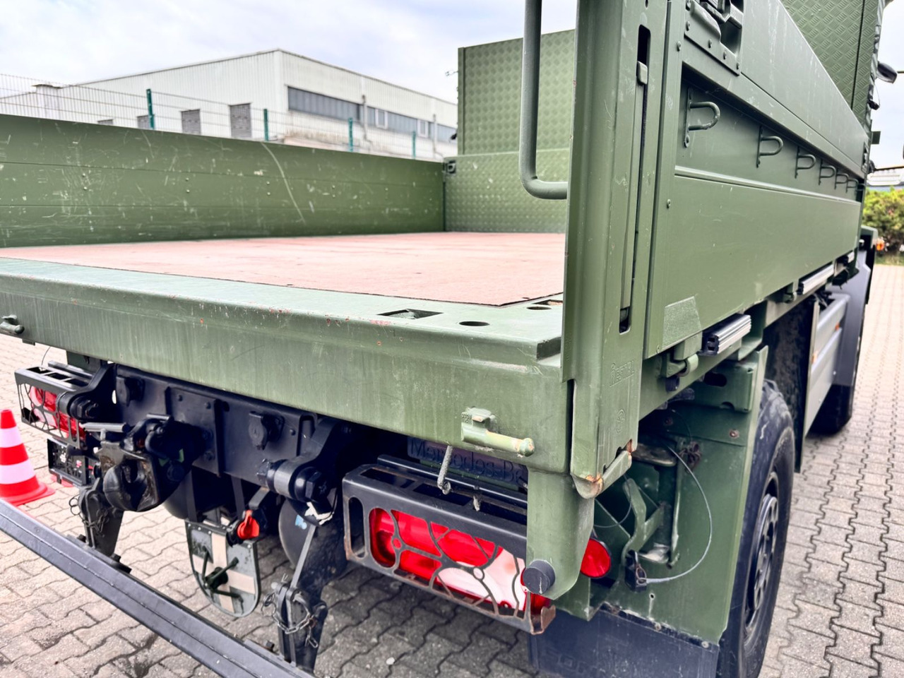 Mercedes-Benz 1018 Atego 4x4 Allrad Camper - Transportbil med flak: bild 5 Mercedes-Benz 1018 Atego 4x4 Allrad Camper - Transportbil med flak: bild 5