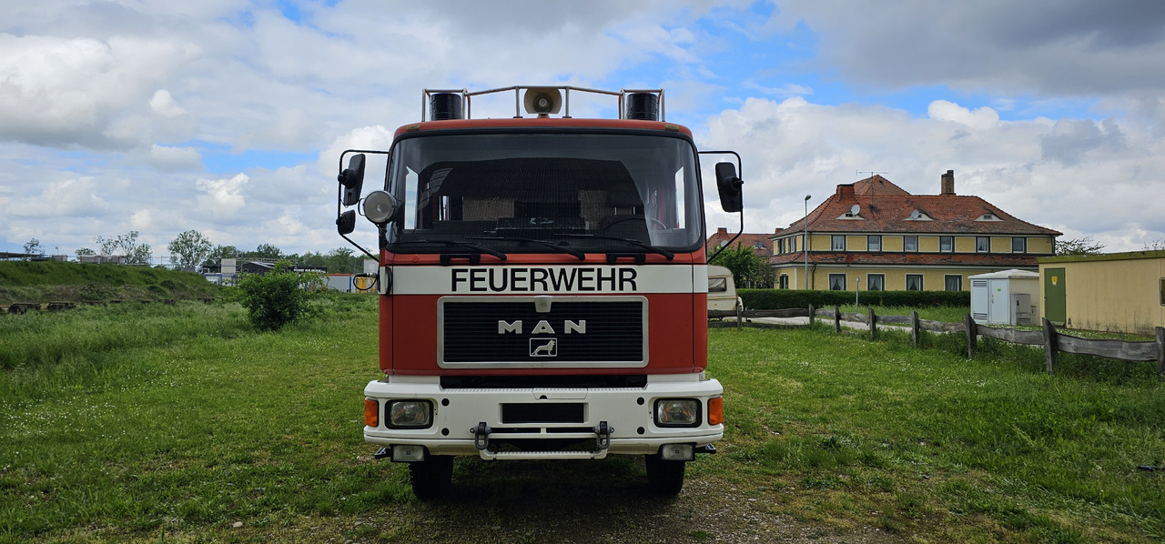 MAN 12.232 Feuerwehr Firetruck Autobomba - Släck/ Räddningsvagn: bild 2 MAN 12.232 Feuerwehr Firetruck Autobomba - Släck/ Räddningsvagn: bild 2
