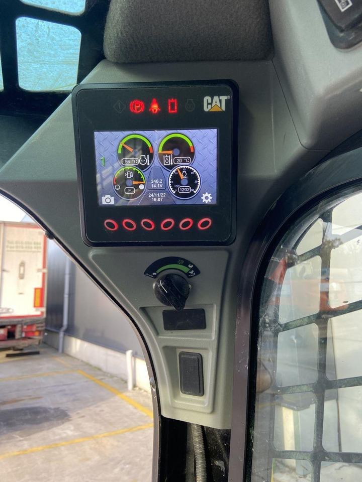 Kompaktlastare/ Slirstyrda lastare CAT 226 D3 (5867): bild 11